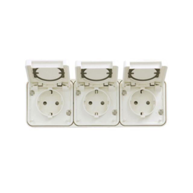 Cubyko IP55 Complete Wall Mounted Socket Triple Horizontal White WNC163B
