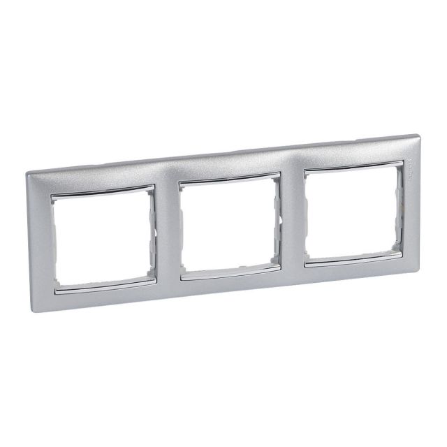 Valena Frame 3 Gangs Horizontal Aluminium/Silver 770353